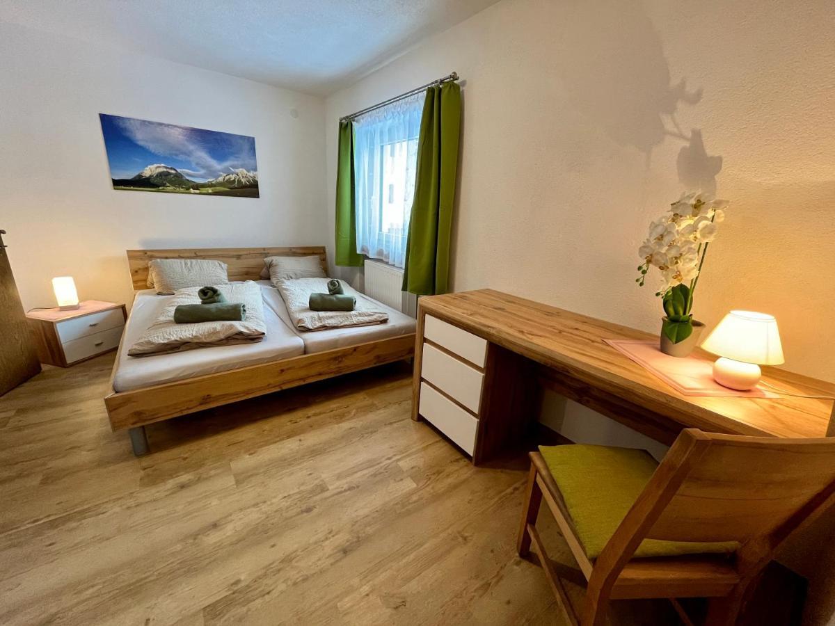 Ferienwohnung Wetterstein レルモース エクステリア 写真