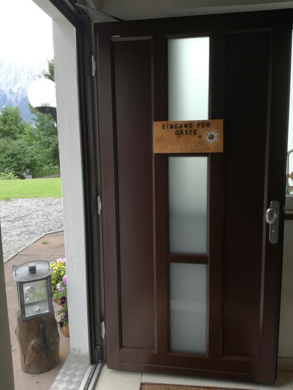 Ferienwohnung Wetterstein レルモース エクステリア 写真