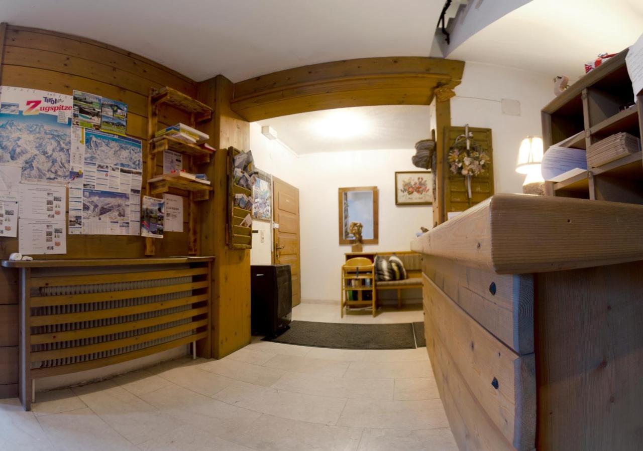 Ferienwohnung Wetterstein レルモース エクステリア 写真